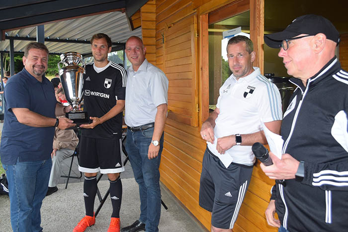 SV Windhagen gewinnt Pokal im Fuball der VG Asbach 