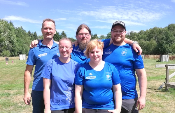 Die erfolgreichen Wissener Bogenschtzen mit Turniersieger Klaus Frhling (links). (Foto: Wissener SV)