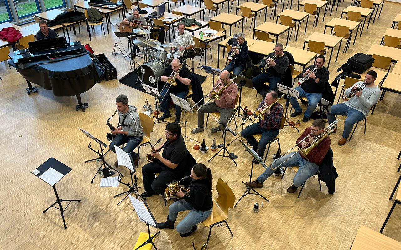 Die Proben laufen auf Hochtouren. (Foto: Friedrich-Wilhelm Raiffeisen Big Band)