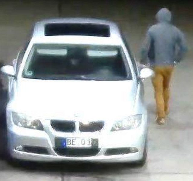 Unbekannter Tter mit einem Fahrzeug der Marke BMW3er Kombi in der Farbe Silber. Foto: Polizei RLP