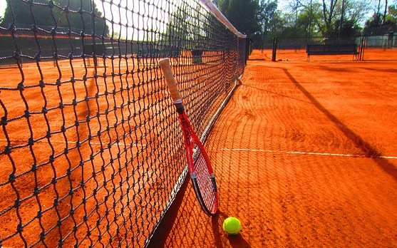 Die Tennisabteilung der Wiedbachtaler Sportfreunde Neitersen (WSN) feiert am Samstag und Sonntag, dem 31. August und 1. September, ihr Sommerfest. (Symbolfoto: Cynthiamcastro auf Pixabay) 