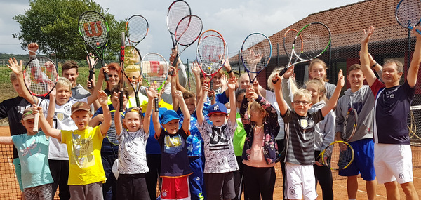 Viel Spa ist garantiert beim Tennis-Camp der ASG Altenkirchen und der Tennischule TAW: (Foto: privat) 