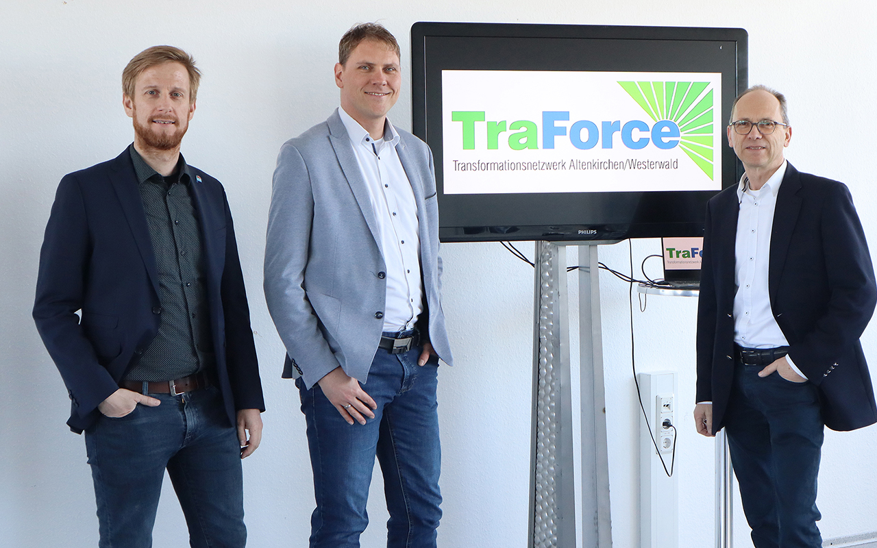 Die Konsortialpartner des Transformationsnetzwerks (von links): Maik Grundmann (Bezirkssekretr, IG Metall Bezirksleitung Mitte), Lars Kober (Leiter Wirtschaftsfrderung Kreis Altenkirchen) und Dr. Ralf Polzin (Geschftsfhrer TIME). (Foto: Walter Lutz)