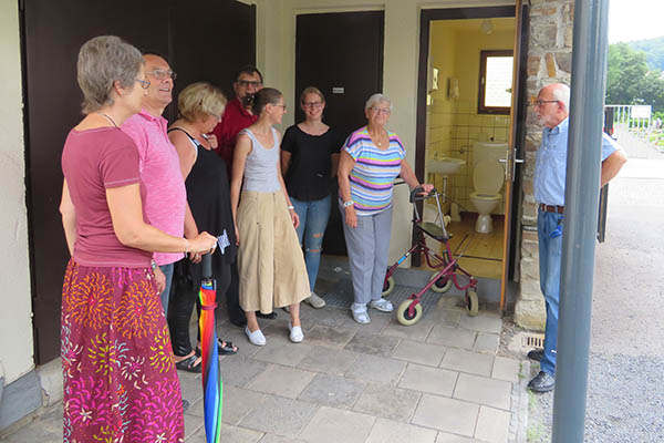 Barrierefreier Zugang zu Toiletten auf Friedhof Oberbieber