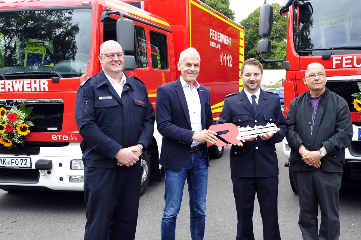 Feuerwehr Oberlahr feierte die offizielle Indienststellung von drei Einsatzmitteln
