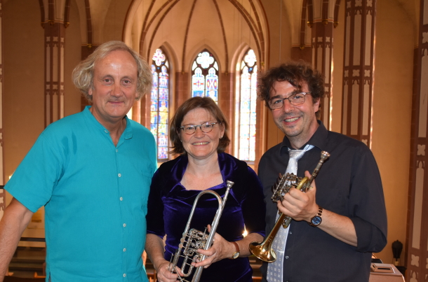 Das Trio Festivo spielte in Neustadt: (von links) Hans-Andr Stamm, Marion Kutscher und Michael Frangen. (Foto: Pfarreiengemeinschaft)