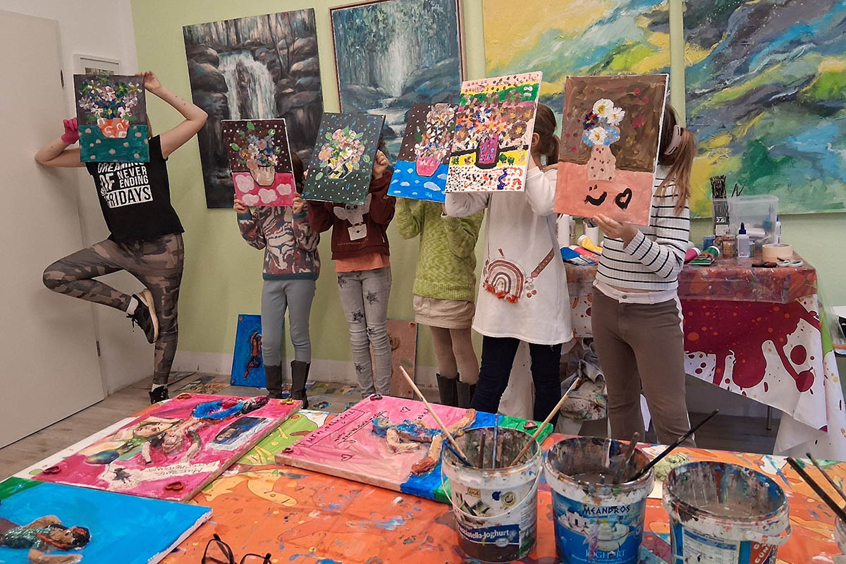 Kreativit�t ohne Grenzen: Intuitives Malen begeistert junge K�nstler