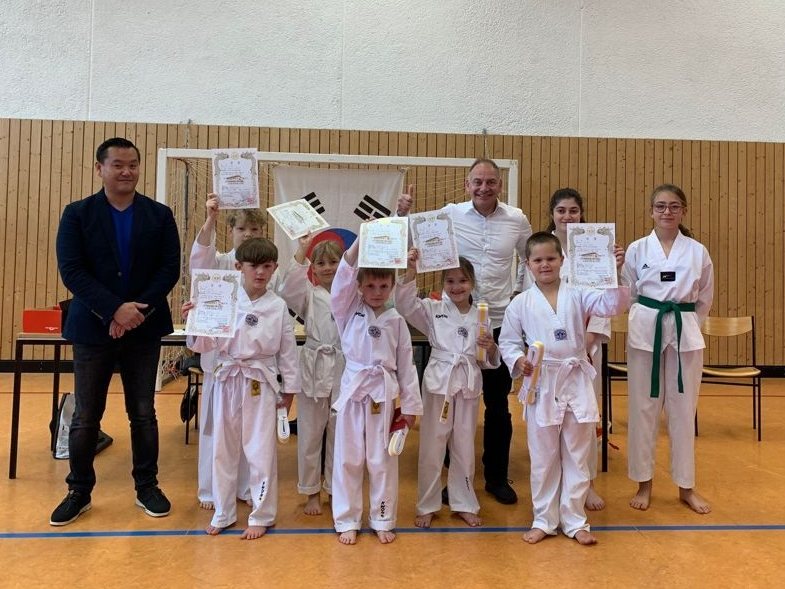 Taekwondo-Grtelprfung in Wallmenroth: Schnes Erlebnis in besonderer Zeit
