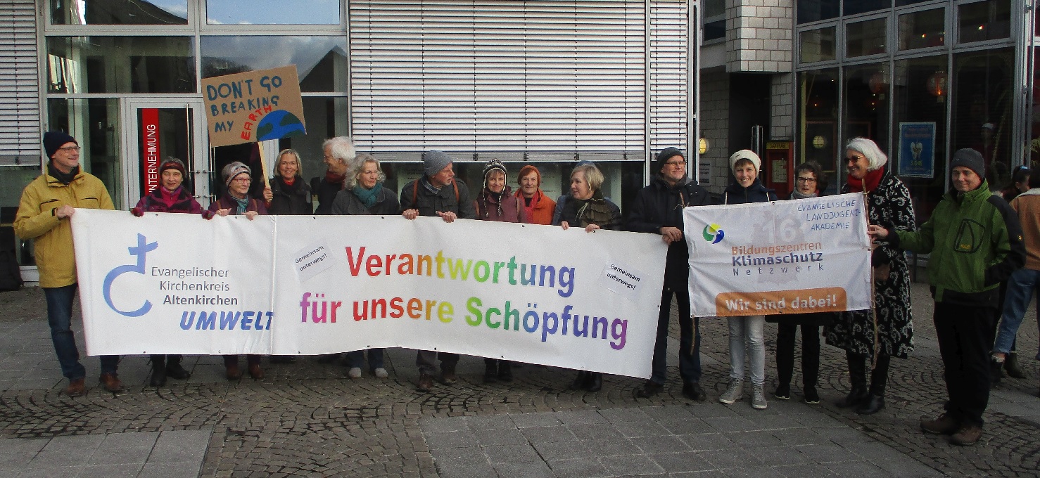 Evangelische Christen protestieren gemeinsam mit Fridays for Future in Altenkirchen