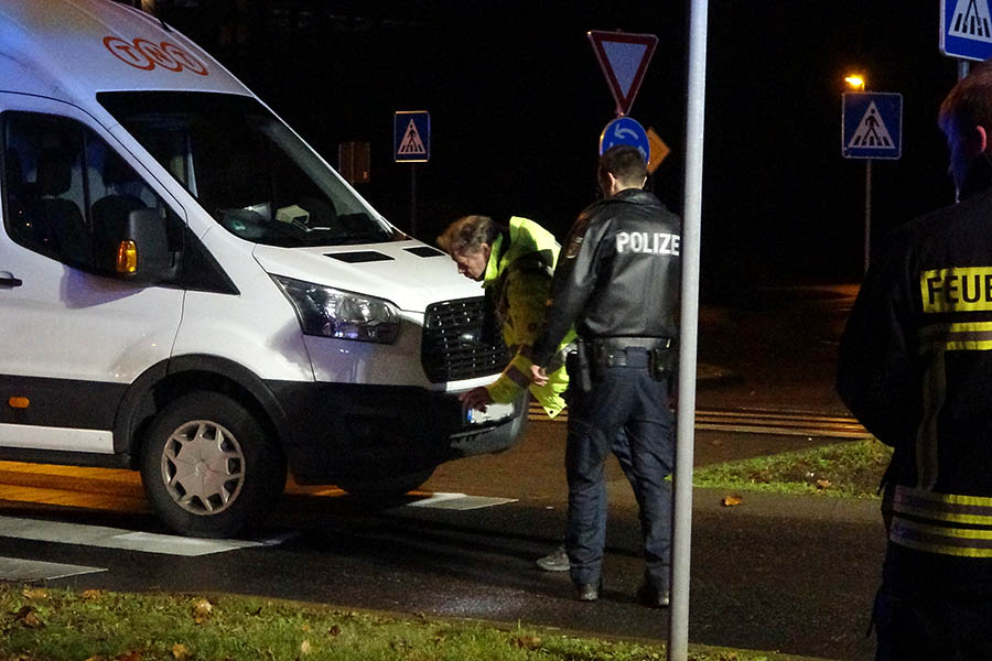 Mann auf Fugngerberweg angefahren und schwer verletzt