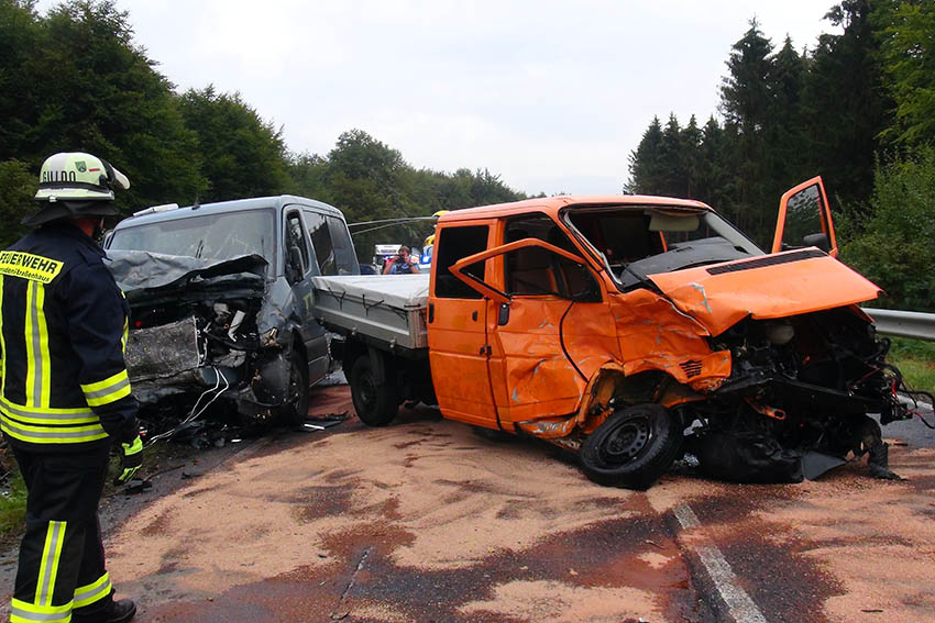 Schwerer Unfall auf Steinstrae zwischen Oberhonnefeld und Urbach