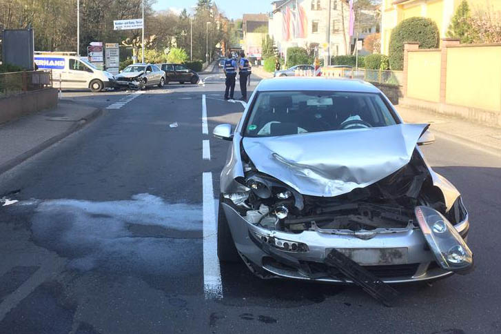 Unfall mit zwei Schwerverletzten in Neuwied