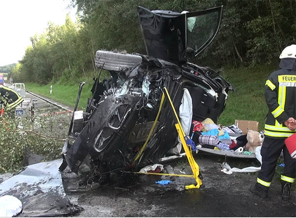 Sekundenschlaf verursachte schweren Unfall auf A 3