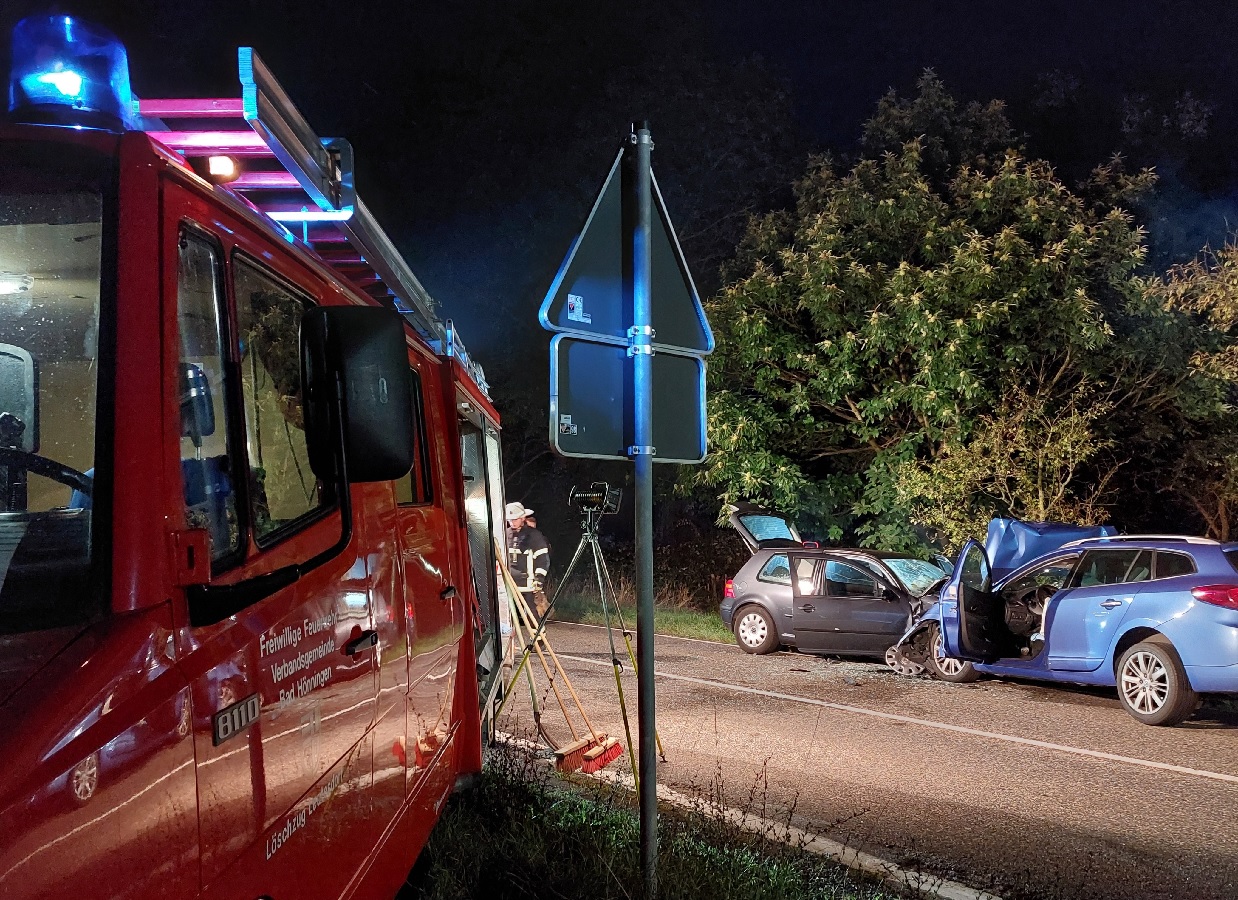 Aktualisiert: Frontalcrash in Leutesdorf - Vorbildliche Ersthelfer versorgten Unfallopfer