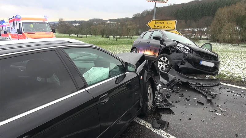 Vorfahrt auf L 304 missachtet  zwei Verletzte