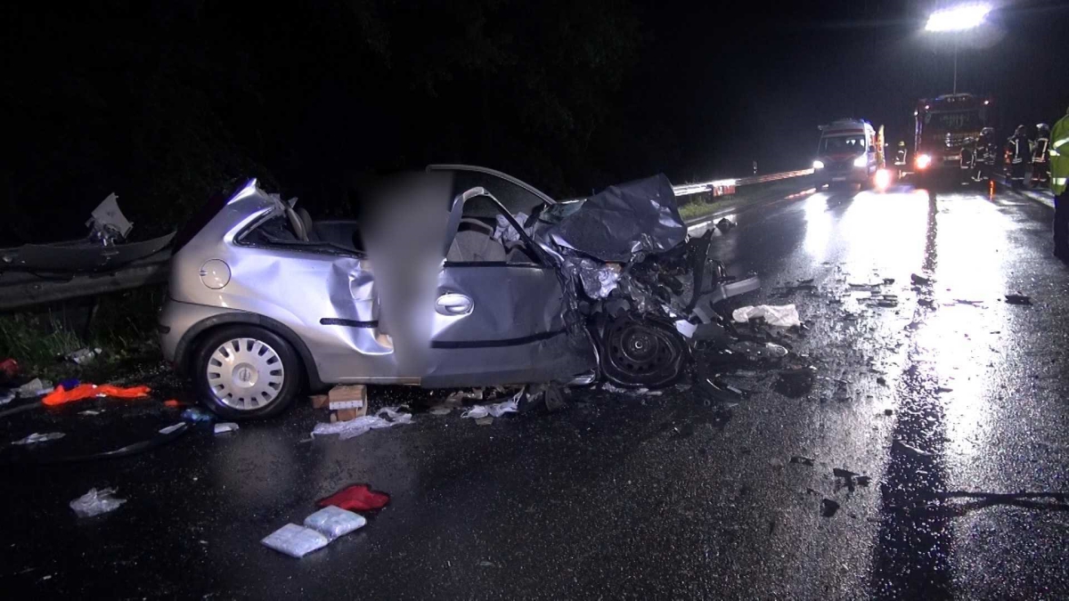 Am Dienstag, den 7. Juni, kam es gegen 21.30 Uhr zu einem schweren Verkehrsunfall mit mehreren verletzten Personen auf der L 288 zwischen Westerburg und Langenhahn. (Fotos: Ralf Steube)