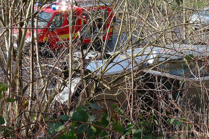 Feuerwehreinsatz: Schwerer Alleinunfall bei Raubach