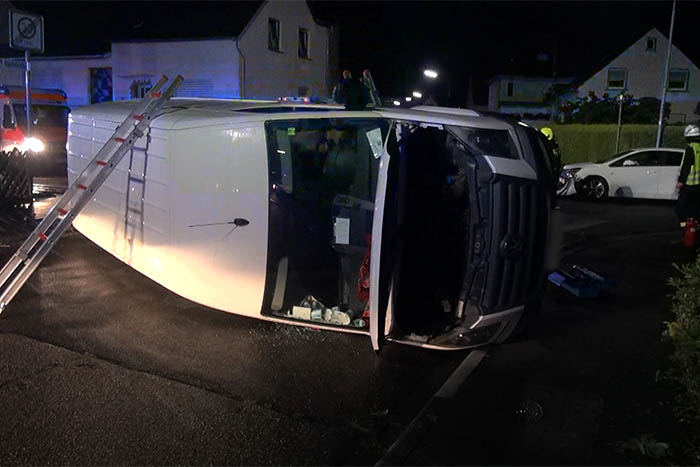 Schwerer Verkehrsunfall mitten in der Stadt Wirges