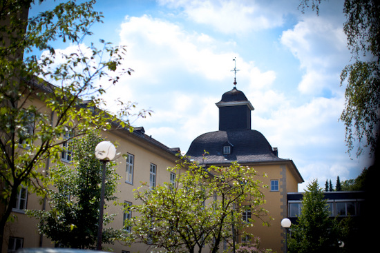 Die Universitt Siegen weist aktuell auf zwei Veranstaltungen hin: Am 23. Januar startet eine Ausstellung zum Thema 50 Jahre Schulausgangsschrift. Am 24. Januar findet im Audimax der Science Slam statt. (Foto: Universitt Siegen)