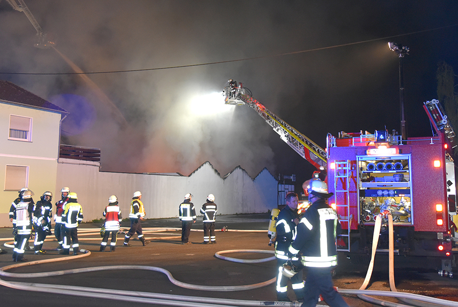 Grobrand in Unkel fordert 150 Feuerwehrleute