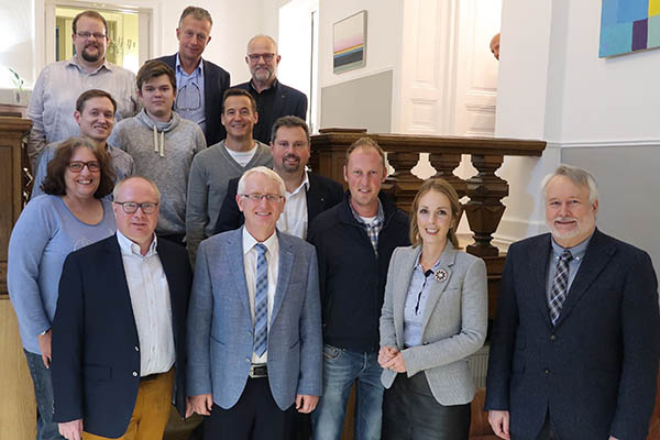 Dr. Heinz Schmitz einstimmig als Vorsitzender besttigt
