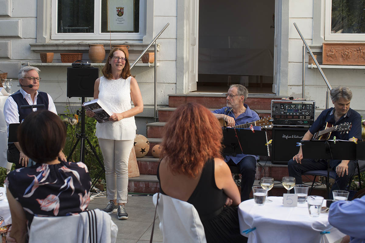 Vergnglicher literarischer Abend im Caf mit dem Trio Poesie in Unkel 