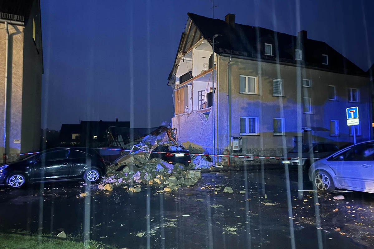 Besch�digtes Haus in H�hr-Grenzhausen. Fotos: Uwe Schumann