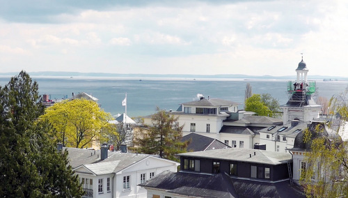 Usedom  Der freie Blick aufs Meer: ein nostalgisch-heiterer Streifzug ber die berhmte Urlaubsinsel vor den Toren Berlins, mit durchaus nachdenklichen Blicken. (Foto: Salzgeber & Co. Medien GmbH)