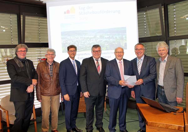 ber 120 Brger am Tag der Stdtebaufrderung vor Ort