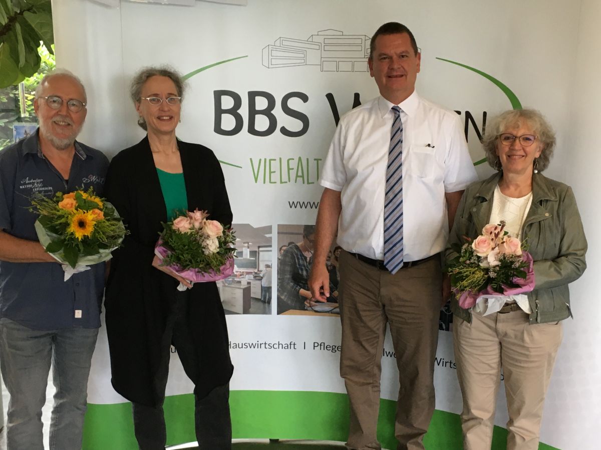 Von links:  Oberstudienrat Hubertus Hensel, Studienrtin Sabine Schubert, stellv. Schulleiter Jochen Wilhelmi und Sozialpdagogin Barbara Manderscheid (Foto: BBS Wissen)