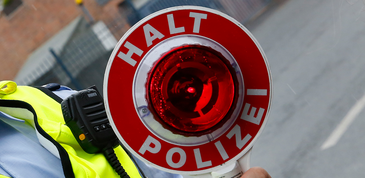 Autofahrer wurden am Freitagabend auf der Bundesstrae kontrolliert. (Foto: Tim Reckmann/Pixelio)