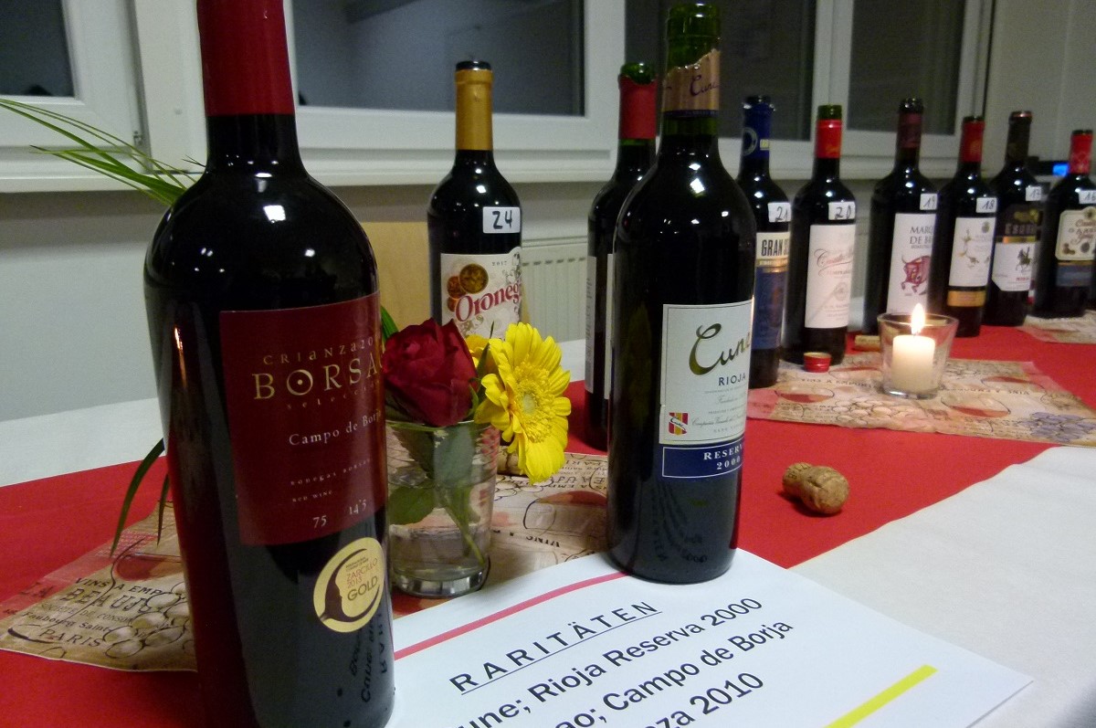 Während des 21. Weinseminars der vhs Neuwied gab es für die Teilnehmenden reichlich Gelegenheit, die Weinvielfalt Spaniens zu kosten. (Foto: privat)