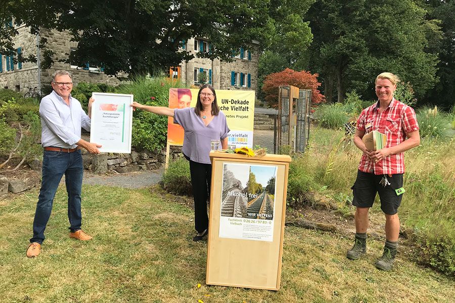 Hfken gratuliert Suchthilfezentrum Vielbach zu UN-Dekaden-Projekt 