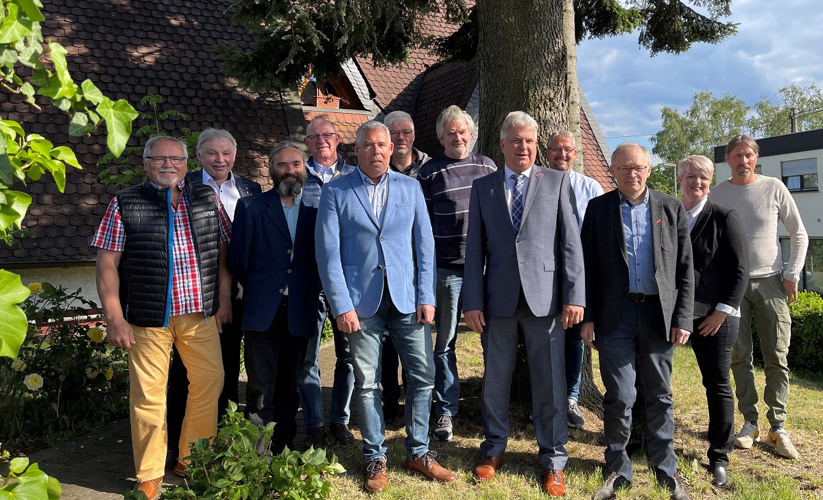 V.l.: Hubert Quirmbach, Thomas Christian, Frank Jonas, Peter Menges, Ralf Winn, Dirk Lichtenthler, Karlheinz Latsch, Rolf Wanja, Jrg Prangenberg, Wolfgang Becker, Sandra Bttner-Velten, Ren Perpeet. (Foto: privat)