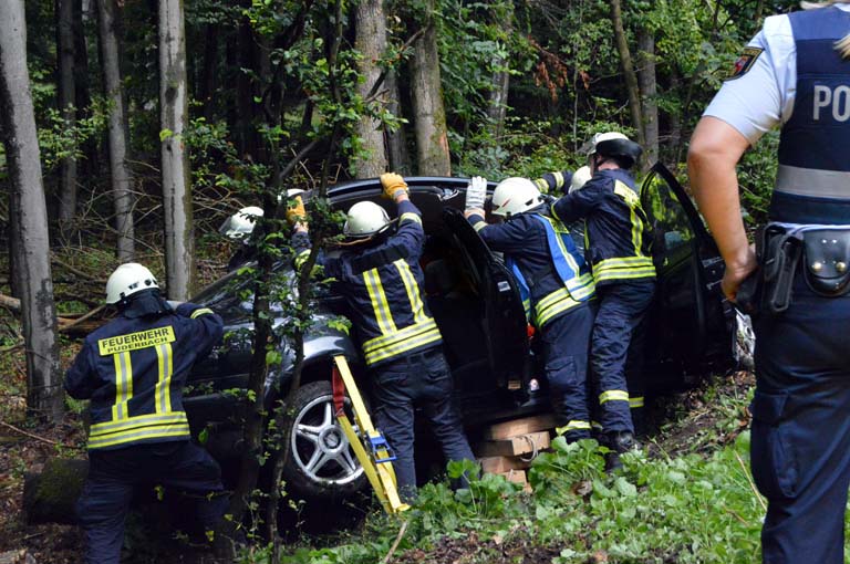 Zu schnell unterwegs: 20-Jhrige schwer verletzt