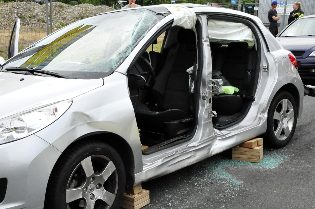 Verkehrsunfall auf der B 8 in Birnbach  Zwei Lschzge im Einsatz
