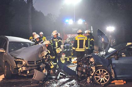 Zwei Schwerverletzte bei Unfall auf der B 8 bei Birnbach