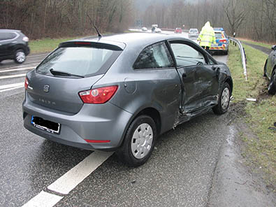 Wissen: Verkehrsunfall mit einer Leichtverletzten