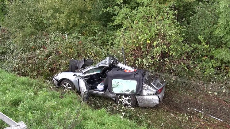 Der Fahrer verlor die Kontrolle ber sein Fahrzeug. Fotos: RS Media TV