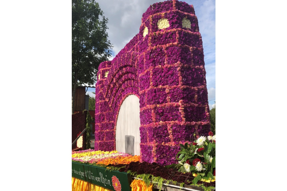 Damit der Blumenkorso stattfinden kann, werden derzeit 88 Wagenengel zur Untersttzung gesucht. (Foto: privat)