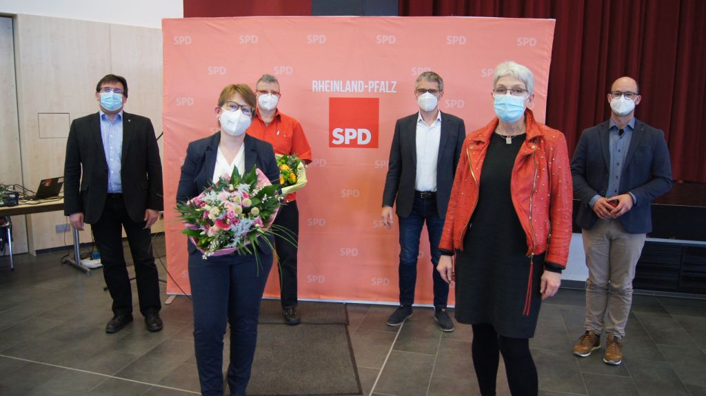 Von links nach rechts: Jrg Denninghoff MdL, Dr. Tanja Machalet, Heiko Scheib, Hendrik Hering MdL, Gabi Weber MdB und Carsten Gller, SPD-Fraktionsvorsitzender im Kreistag Rhein-Lahn. Foto: SPD Montabaur
