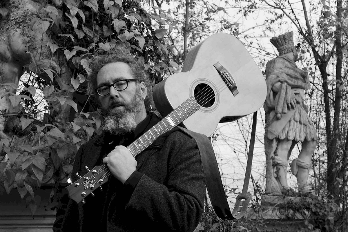 Wiener Singer-Songwriter Walter Pucher spielt im b-05 Kulturzentrum