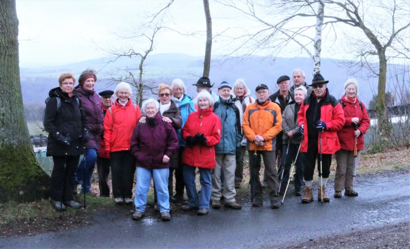 Die Wanderfreunde des Ev. Vereins Heddesdorf wurden belohnt mit schnen Aussichten ins Rheintal und den Ortschaften. Foto: privat