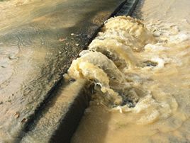 Wasserrohrbruch sorgte fr Straen-berflutung in Hachenburg 