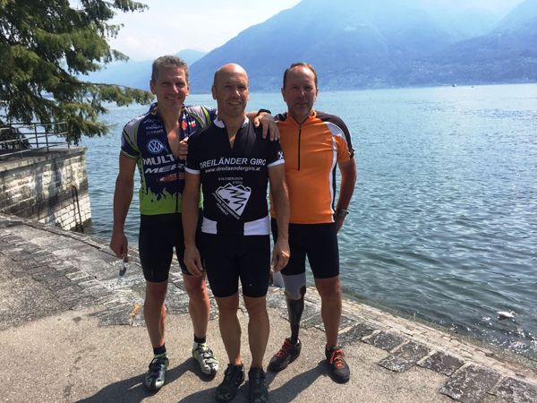 435 Kilometern mit 10200 Hhenmetern absolvierten die drei Mountainbiker des Lauftreffs Puderbach auf ihrer Fahrt von Oberstdorf bis an den Lago Maggiore. Von links nach rechts: Tourguide Joachim Best, Gerd Scholze, Andreas Kretschmer. Foto: Lauftreff Puderbach 