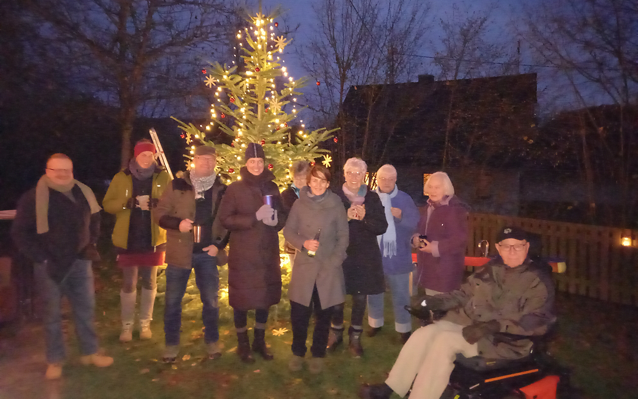 Isert: Einwohner schmckten Weihnachtsbaum der Gemeinde