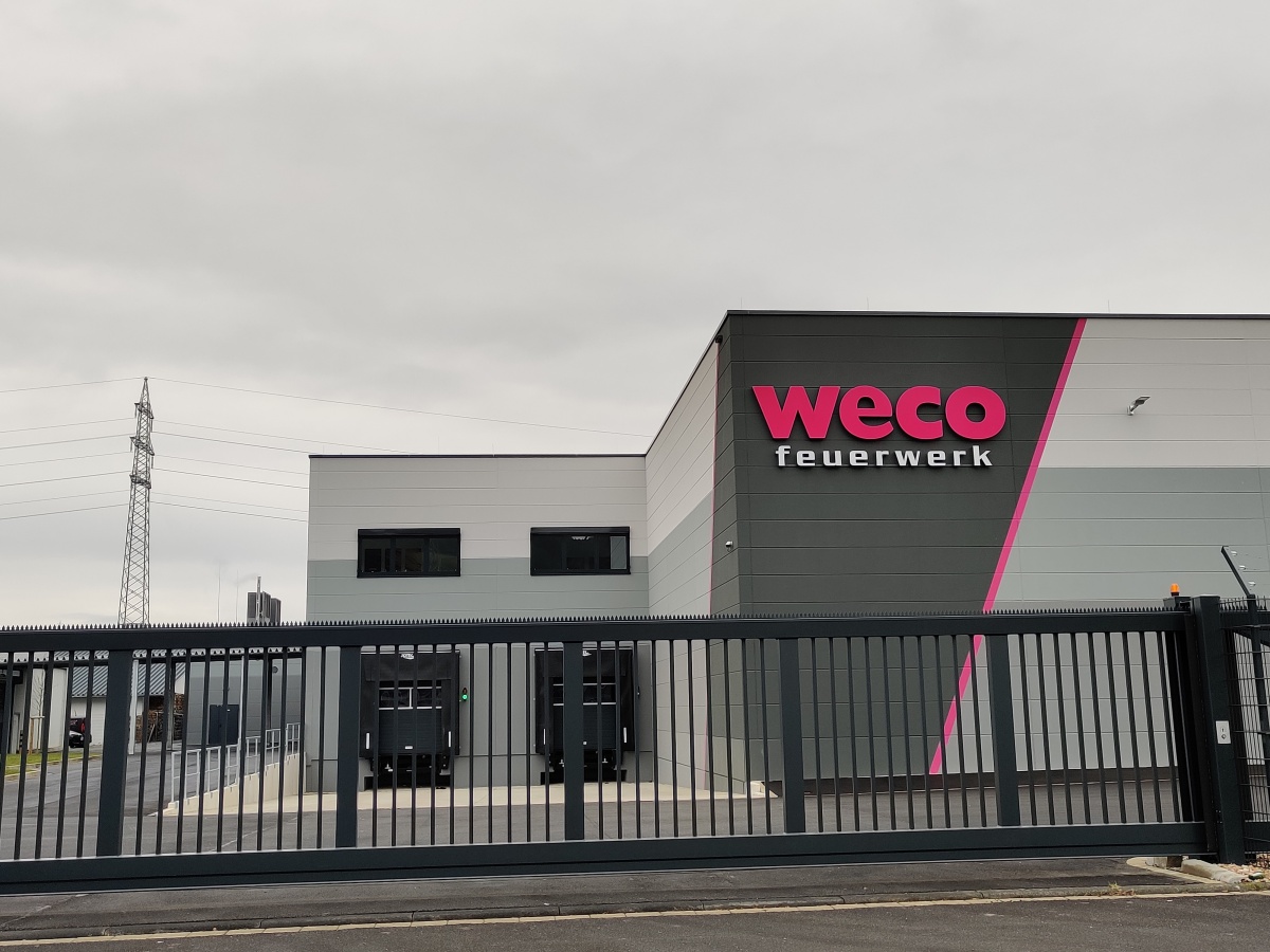 Eines der Gebude der Firma Weco in Eitorf: Wo beim Werksverkauf sonst Menschen Schlange standen, herrscht dieses Jahr betrbende Leere. (Foto: Marius Fuchs)