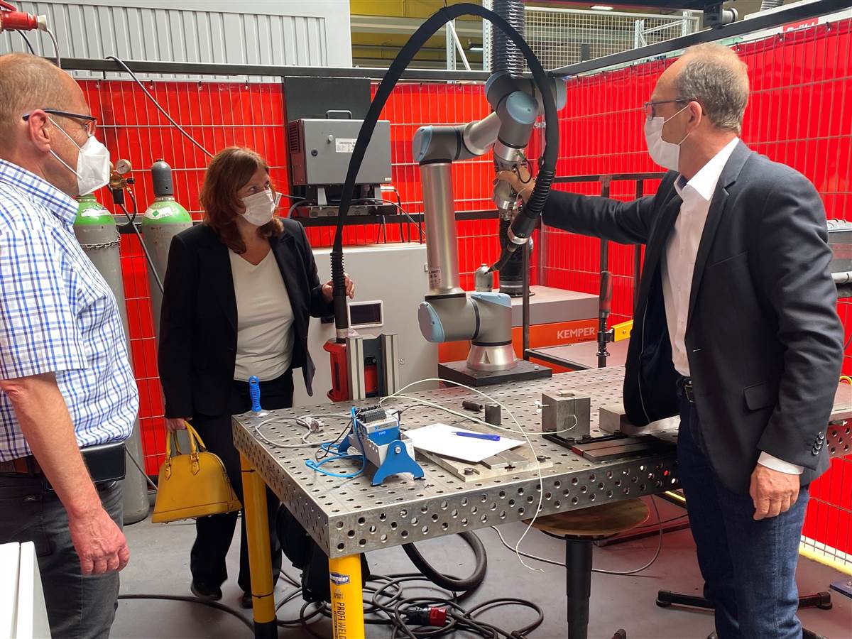 FDP-Bundestagsabgeordnete zu Besuch bei Innovationsmotor fr heimische Unternehmen

