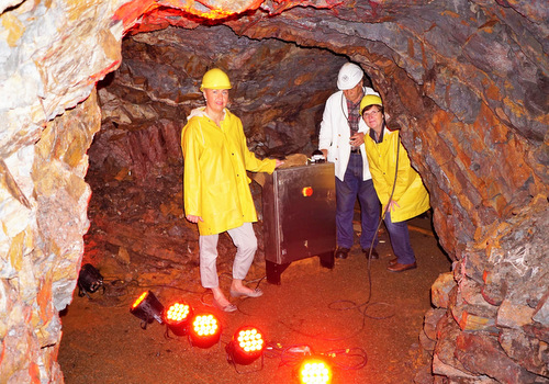 Als wrde das Gebirge brennen: Eine Sprengsimulation ist die neue Attraktion in Steinebachs Besucherbergwerk Bindweide. (Foto: Joachim Weger)