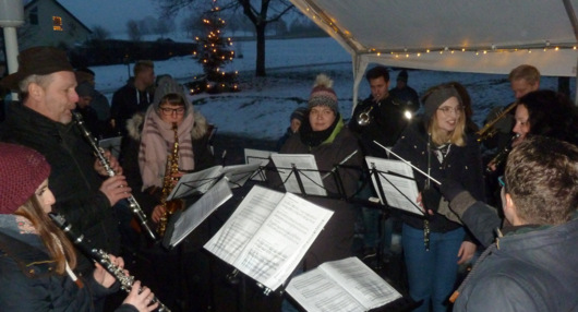 Traditionelle Weihnachtsgre des Musikvereins Brunken